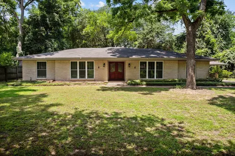 103 Gordon Dr, Crockett, TX 75835