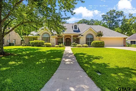 909 University, Carthage, TX 75633