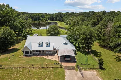 2379 Fm 1817, Elkhart, TX 75839
