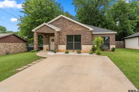 803 E 9th St, Mount Pleasant, TX 75455