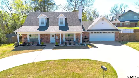 2505 W Gay Ave, Gladewater, TX 75647