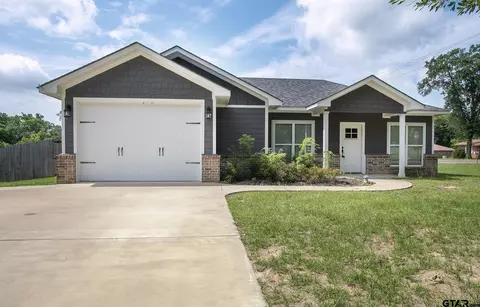 416 W South St, Lindale, TX 75771