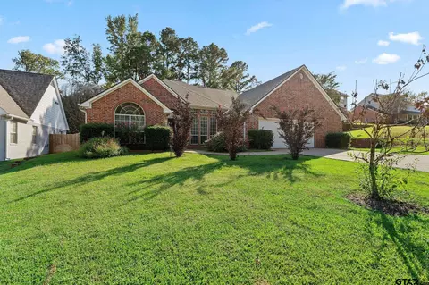 307 Robinwood Ln, Whitehouse, TX 75791