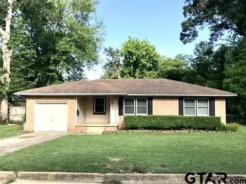 2210 Glenbrook Dr, Tyler, TX 75701