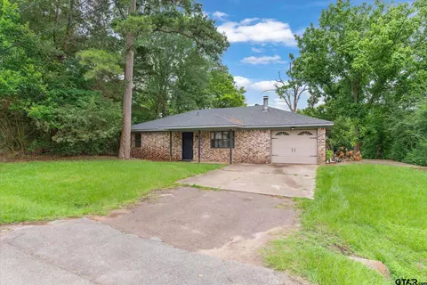 10356 Creek Bend Dr, Tyler, TX 75703