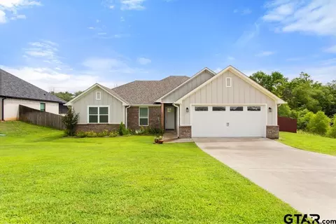 228 Smith Cir, Lindale, TX 75771