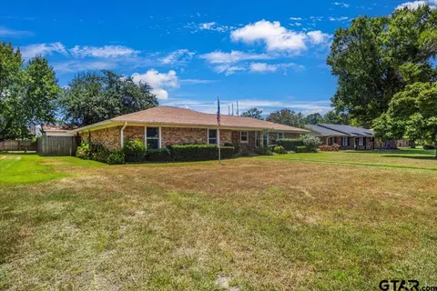 406 Brookwood Dr, Mount Pleasant, TX 75455