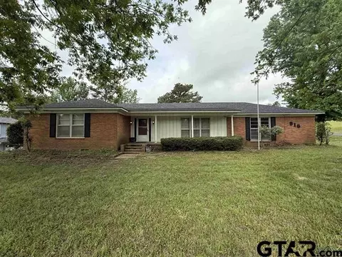916 S Evenside, Henderson, TX 75654