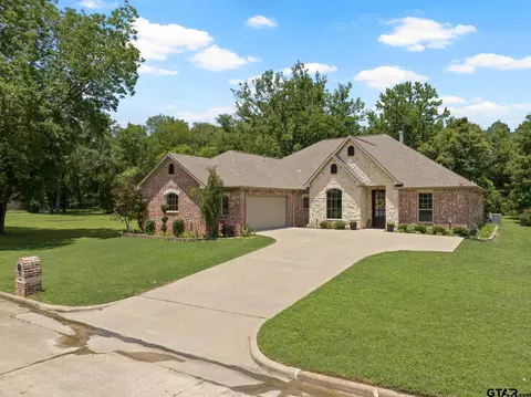 909 Holly Hl, Mount Pleasant, TX 75455