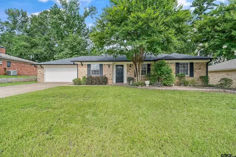 7411 Hollyoak Dr, Tyler, TX 75703