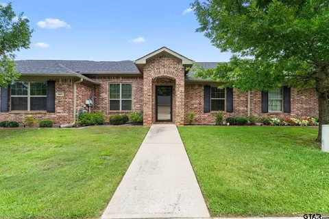 5062 Shiloh Village Dr, Tyler, TX 75703