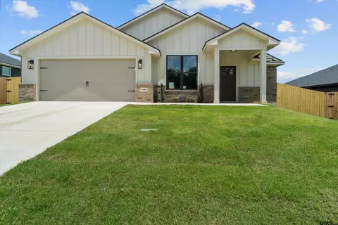 16409 Crossing Cir, Lindale, TX 75771