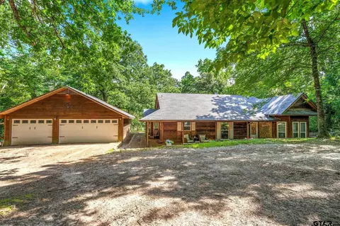 237 Saddleback Ln, Holly Lake Ranch, TX 75765