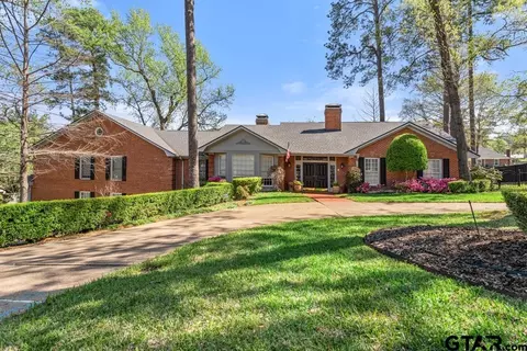 6212 Bedford Dr, Tyler, TX 75703
