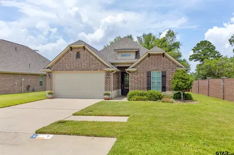 617 Cambridge Bend Cir, Tyler, TX 75703