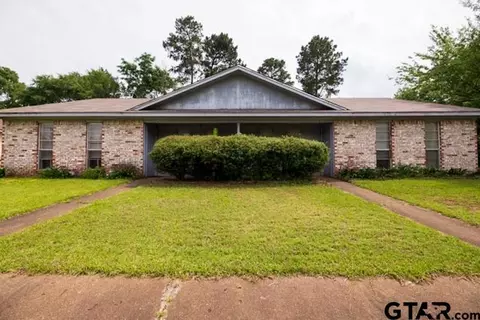 304 Blake Dr, Longview, TX 75604