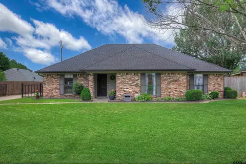 1220 Melony Dr, Sulphur Springs, TX 75482