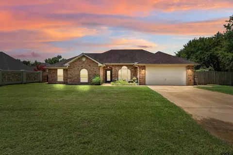 1354 Brad Cir, Lindale, TX 75771