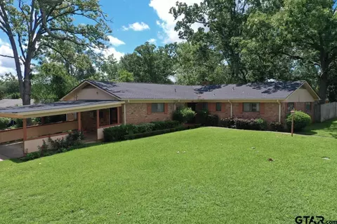 204 Crosby Dr, Henderson, TX 75652
