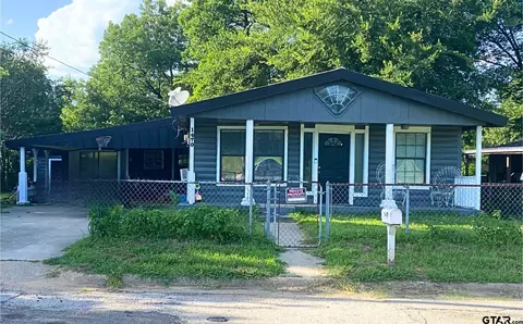 1670 Shiloh St, Paris, TX 75460