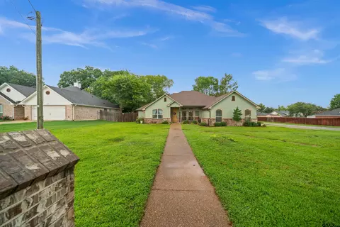 223 Emma St, Bullard, TX 75757