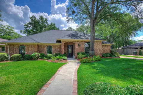 5810 Plantation Dr, Tyler, TX 75703