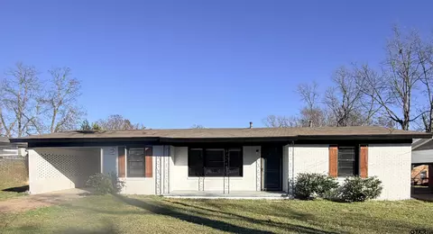 204 Mt Sylvan St, Lindale, TX 75771