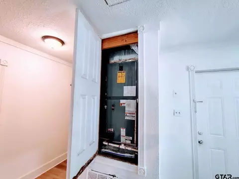 Entry Way - 211 Watkins, Longview, TX 75604 photo 1 of 1