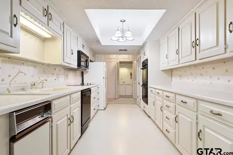 Kitchen - Undisclosed, Hideaway, TX 75771 photo 4 of 5
