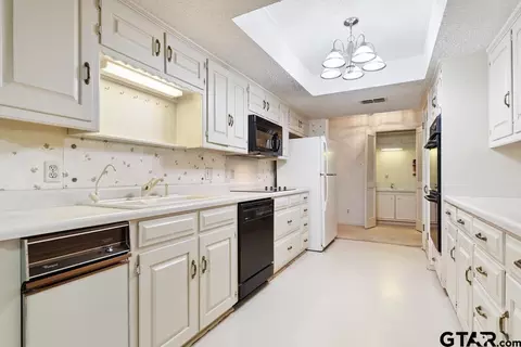 Kitchen - Undisclosed, Hideaway, TX 75771 photo 3 of 5