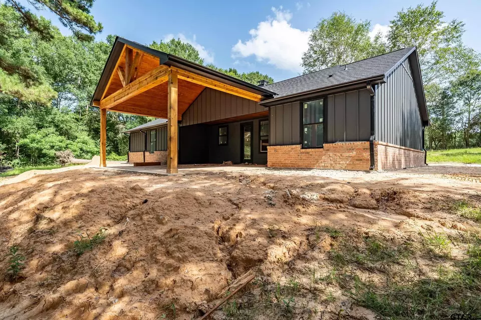 Exterior - 5055 County Road 3802, Bullard, TX 75757 photo 4 of 4