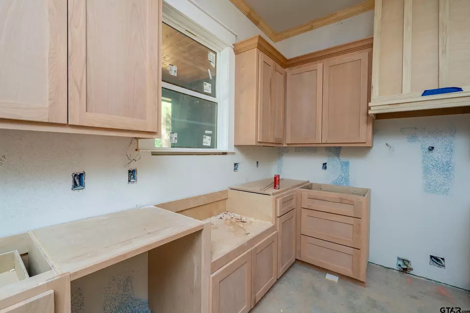 Kitchen - 5055 County Road 3802, Bullard, TX 75757 photo 1 of 2