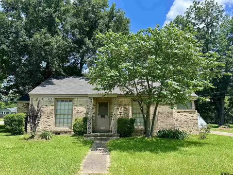 1030 W Kuykendall, Grand Saline, TX 75140