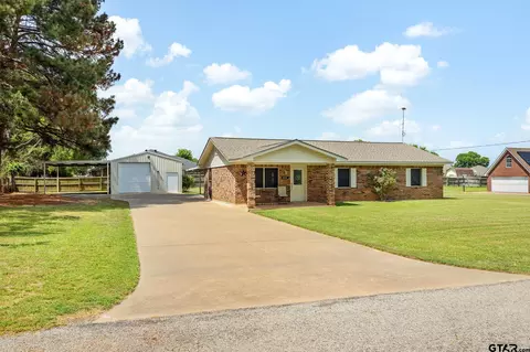 1010 Martin, Chandler, TX 75758