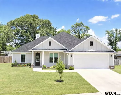401 Deer Point Cv, Chandler, TX 75758