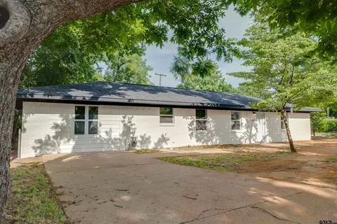 800 N Tennessee, Palestine, TX 75801