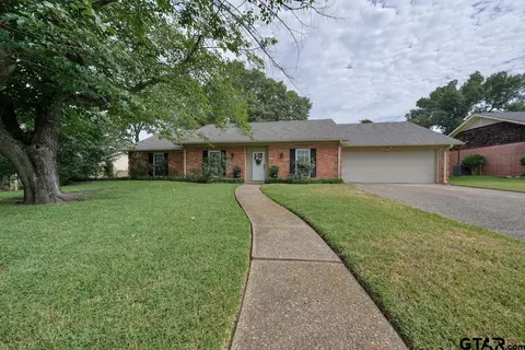 617 Top Hill Dr, Tyler, TX 75703