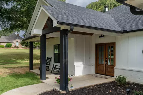 Exterior - 110 E Post Oak, Frankston, TX 75763 photo 4 of 12