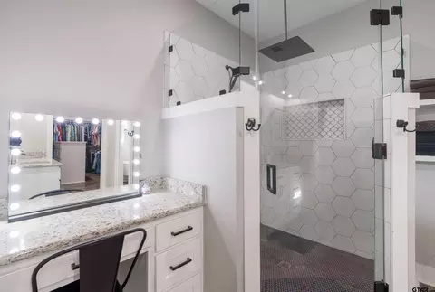 Bath - 110 E Post Oak, Frankston, TX 75763 photo 2 of 3
