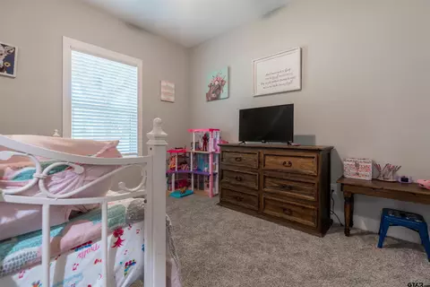 Bedroom - 110 E Post Oak, Frankston, TX 75763 photo 3 of 7