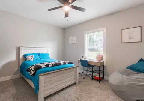 Bedroom - 110 E Post Oak, Frankston, TX 75763 photo 4 of 7