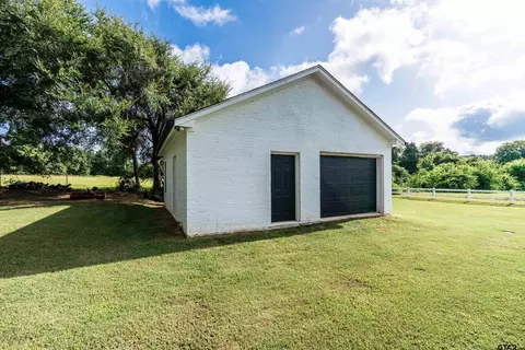 Exterior - 110 E Post Oak, Frankston, TX 75763 photo 9 of 12