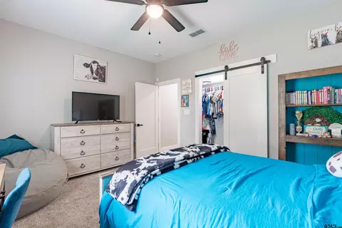 Bedroom - 110 E Post Oak, Frankston, TX 75763 photo 5 of 7