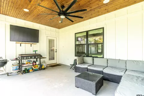 Exterior - 110 E Post Oak, Frankston, TX 75763 photo 7 of 12