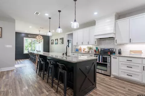 Kitchen - 110 E Post Oak, Frankston, TX 75763 photo 1 of 6