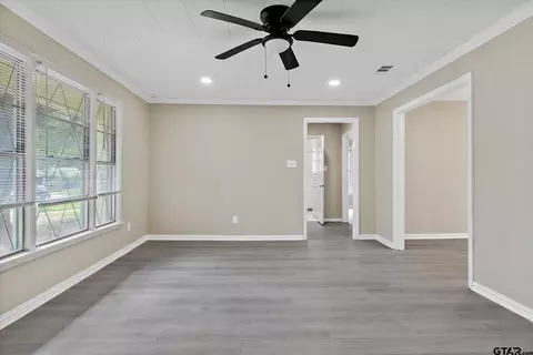 Living - 415 Maple Dr, Terrell, TX 75160 photo 1 of 5
