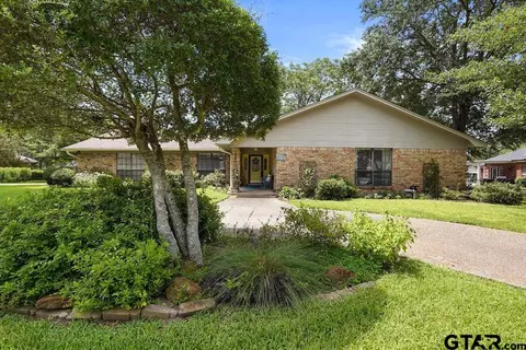 203 Spring Lk, Mineola, TX 75773