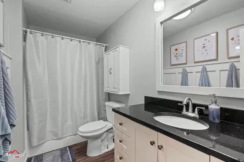 Bath - 914 Regency Dr, Longview, TX 75604 photo 5 of 5