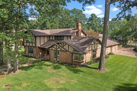 914 Regency Dr, Longview, TX 75604