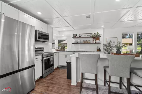 Kitchen - 914 Regency Dr, Longview, TX 75604 photo 1 of 3